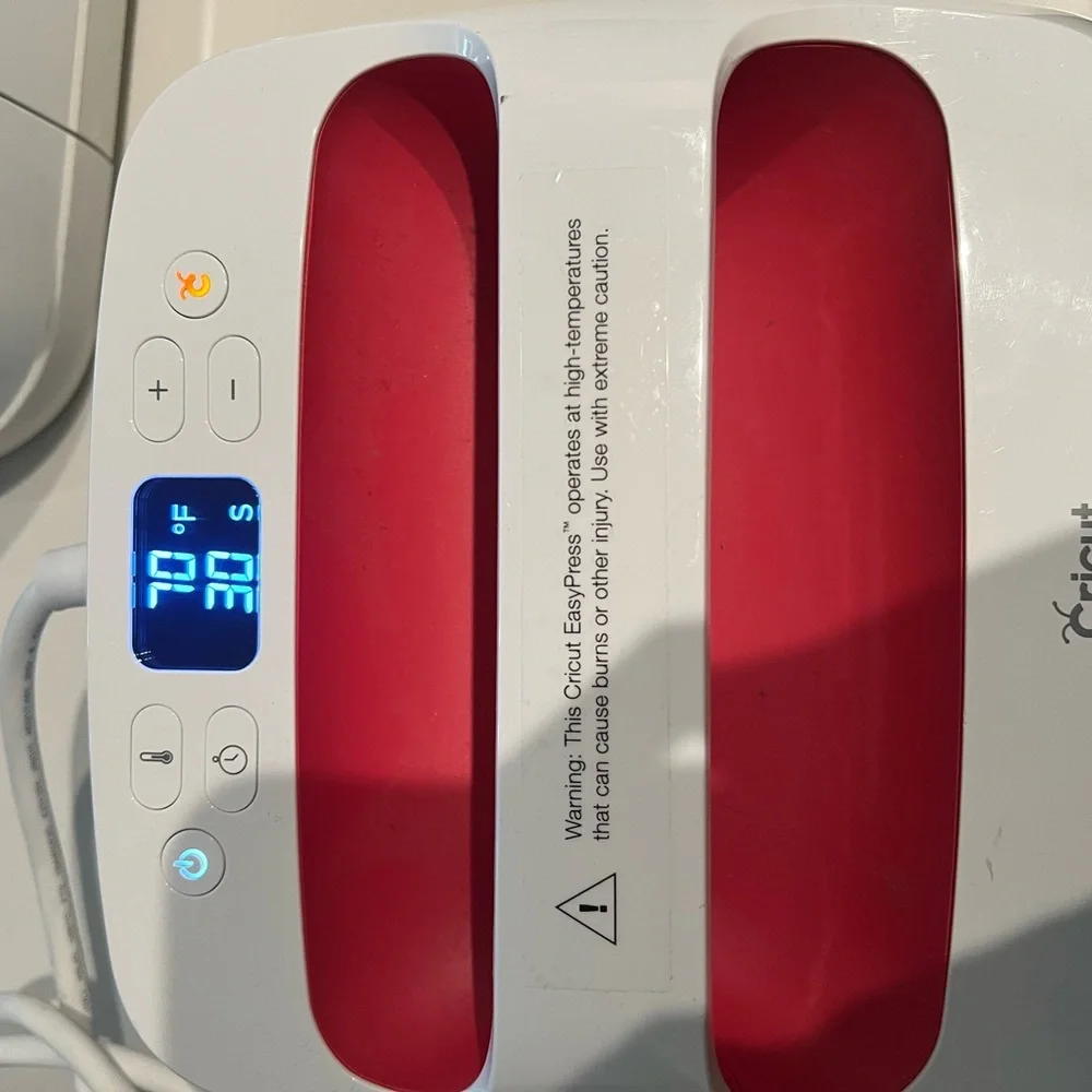 Cricut easy press 2 raspberry